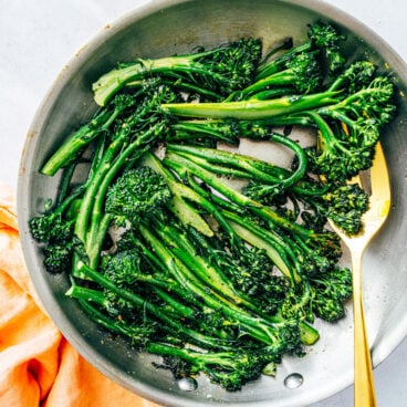 炒broccolini
